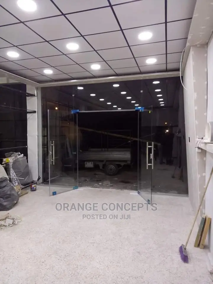 Frameless Glass Door