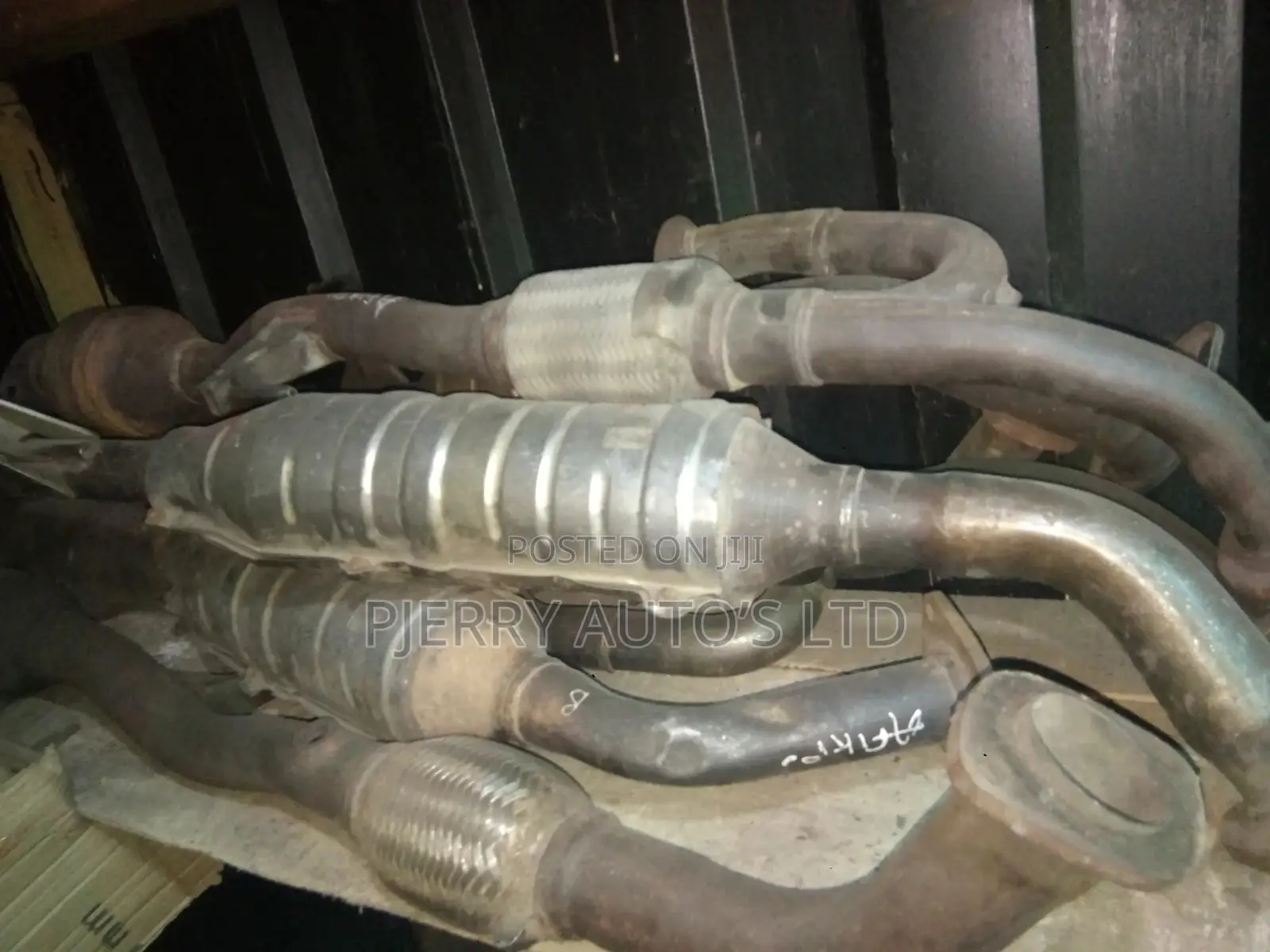 Dealer in All Kind of Catalytic Converters, Exhaust Silencer