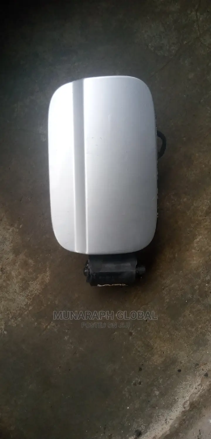 Mercedes Benz C300 W204 Fuel Tank Cover.