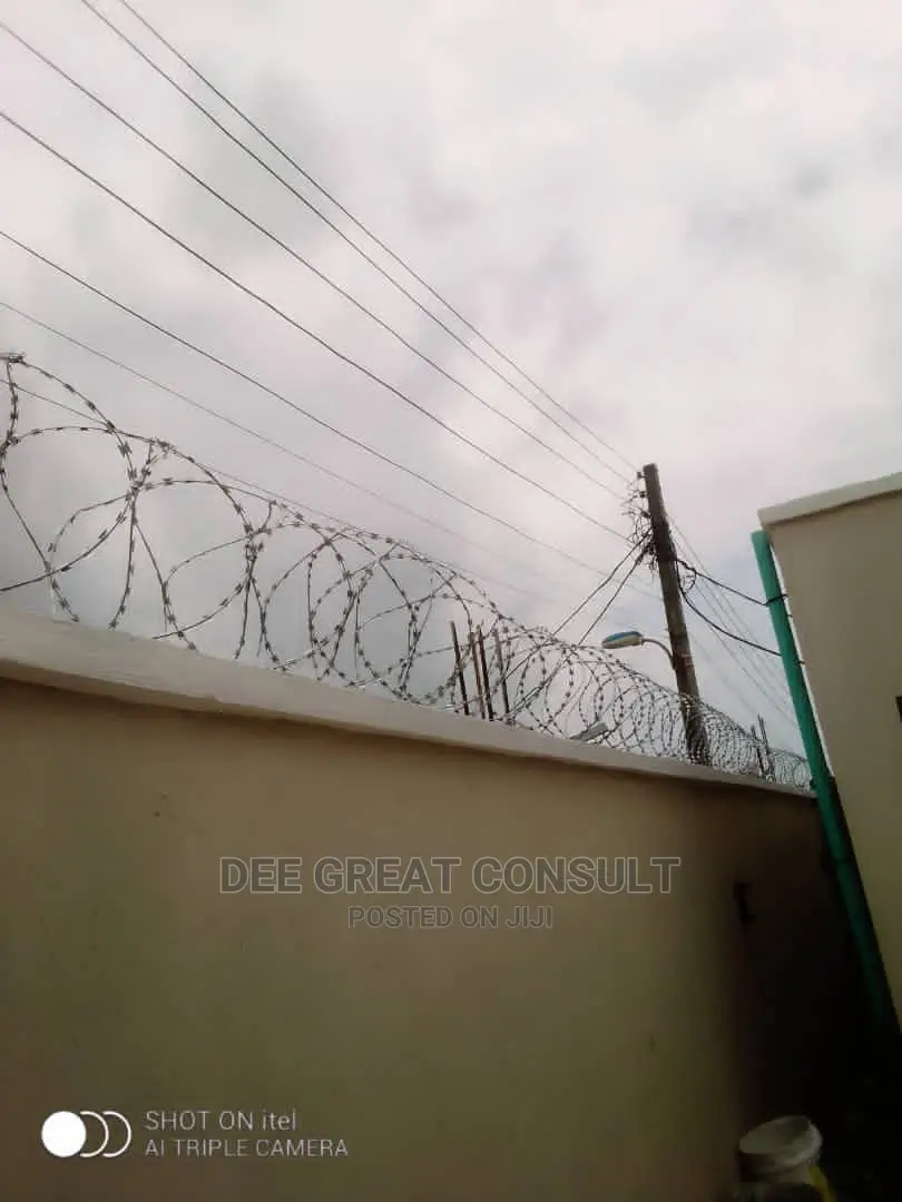 Razor Fence-Wire: Barb Razor Wire