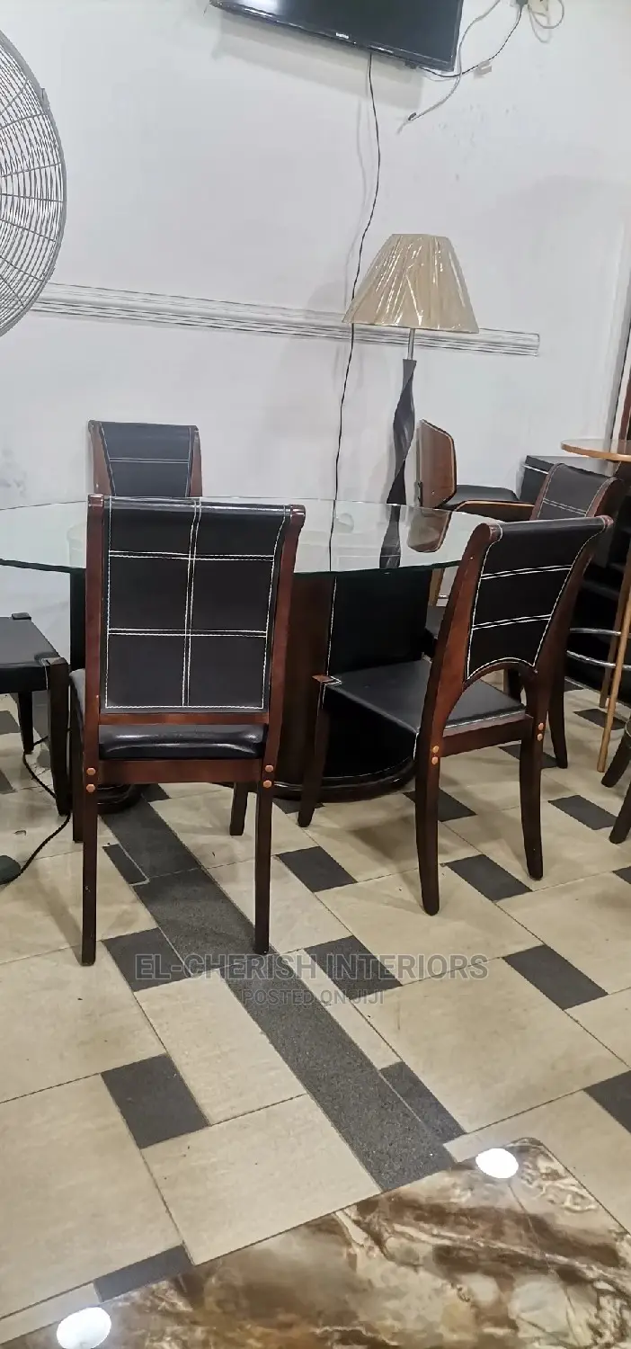 Oval Shaped Dining for 6 Seaters