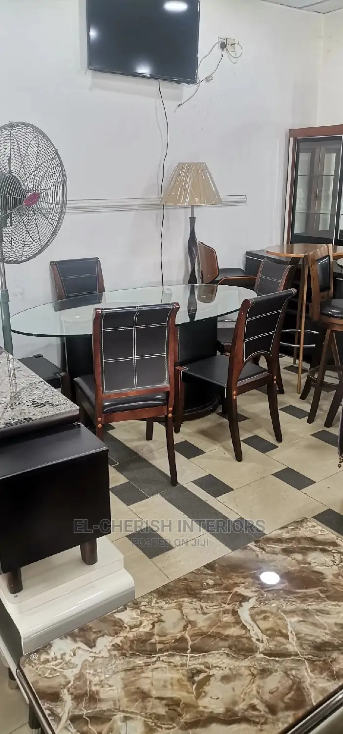 Oval Shaped Dining for 6 Seaters