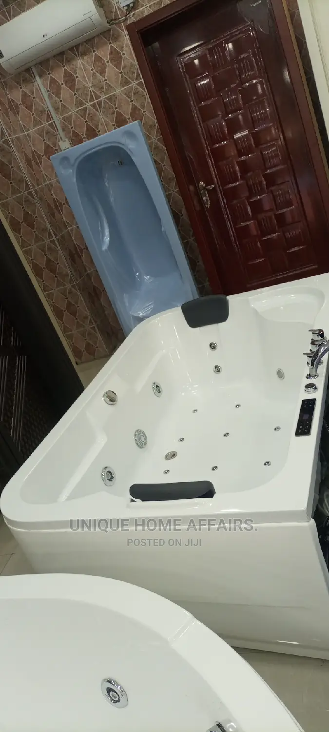 Single Jacuzzi Bath