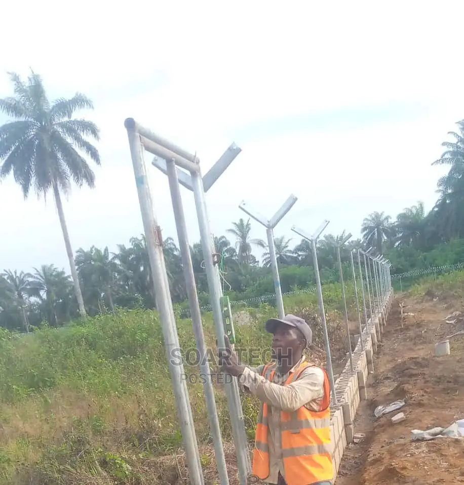 Barb Wire And Chain Link Fencing