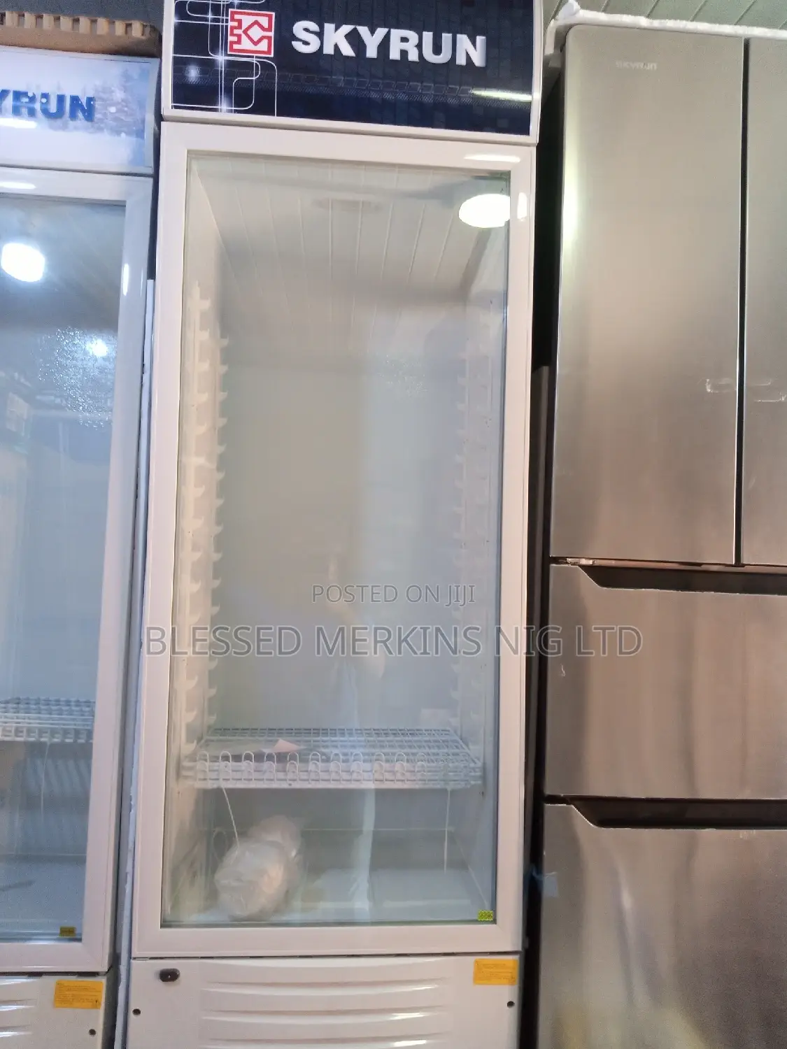 Skyrun Display Fridge 318litres