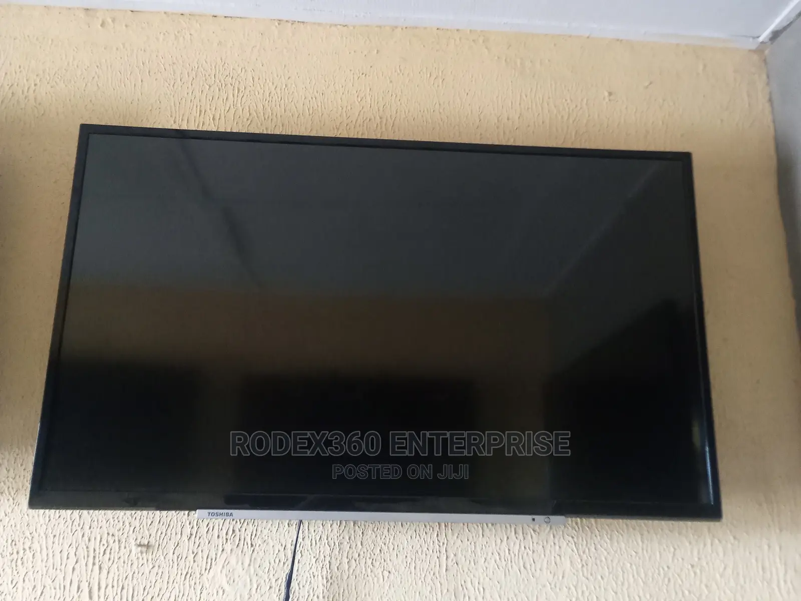 40-inch Toshiba Smart Tv For Sale.