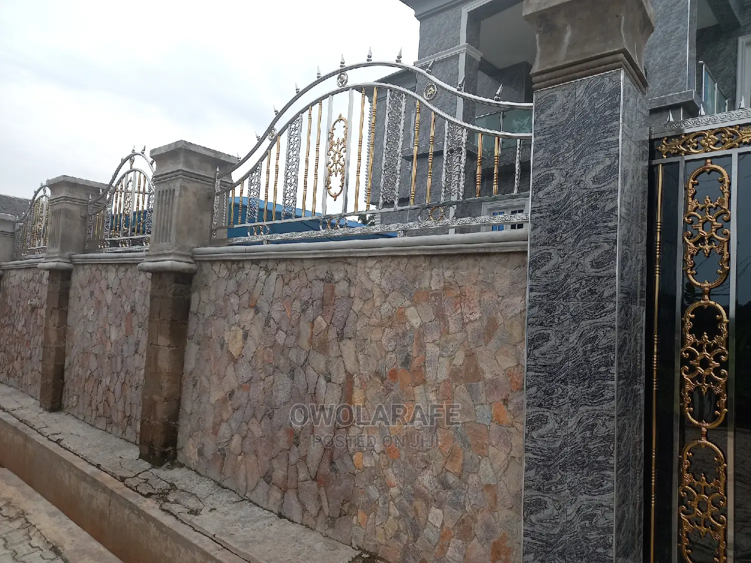 Stainless Steel Fence Rail Design