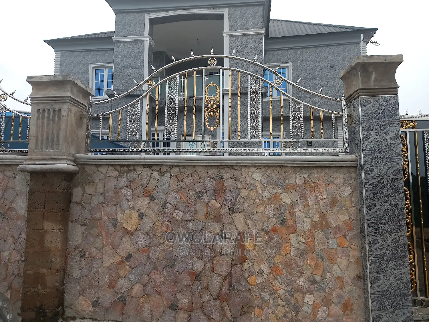 Stainless Steel Fence Rail Design