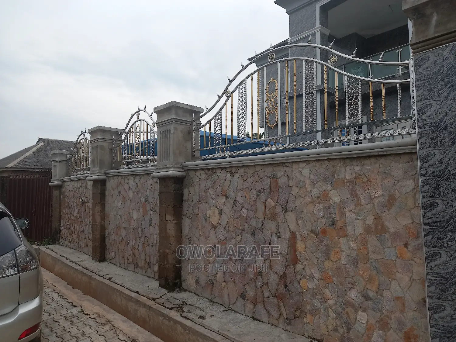 Stainless Steel Fence Rail Design