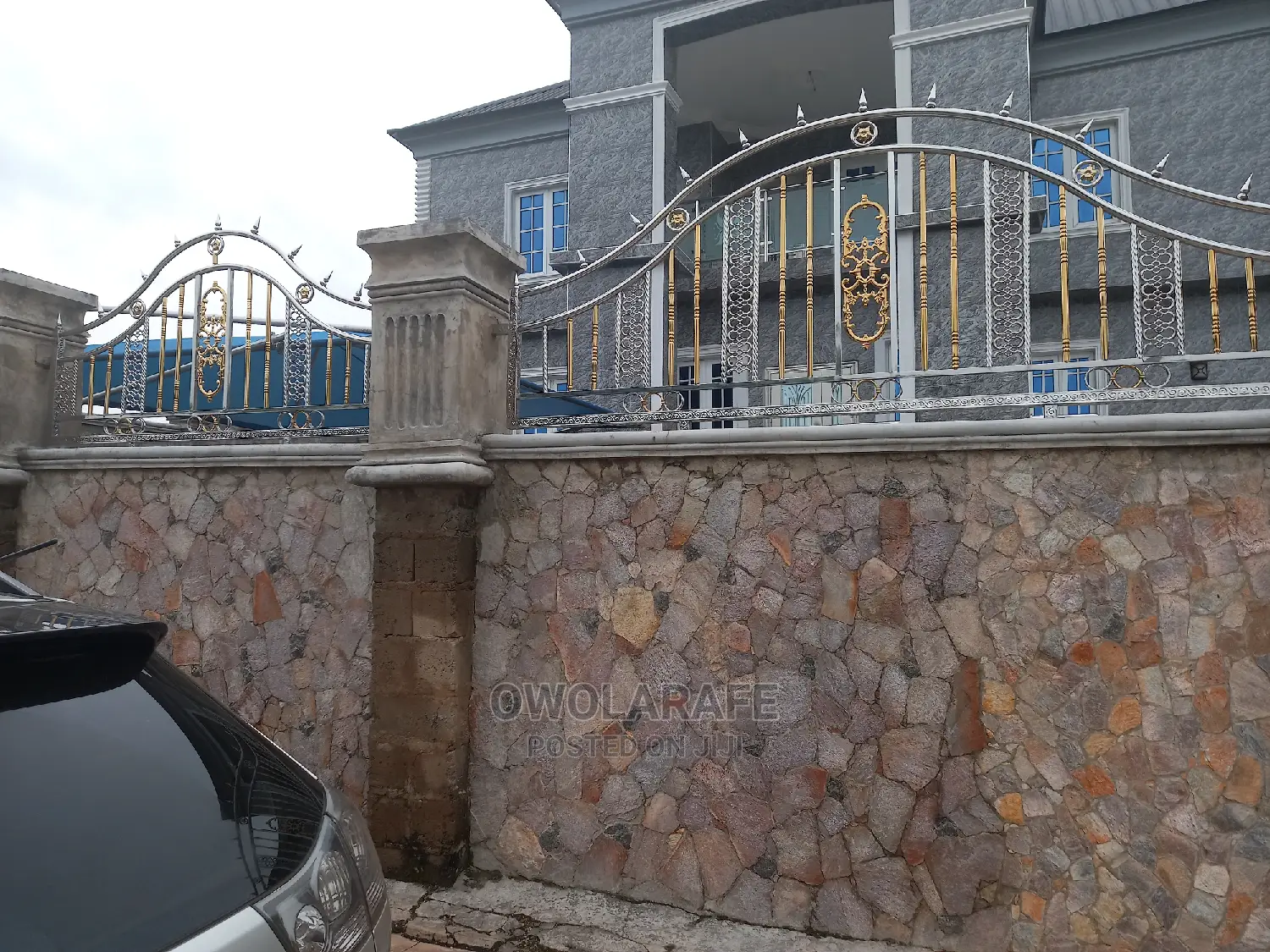 Stainless Steel Fence Rail Design
