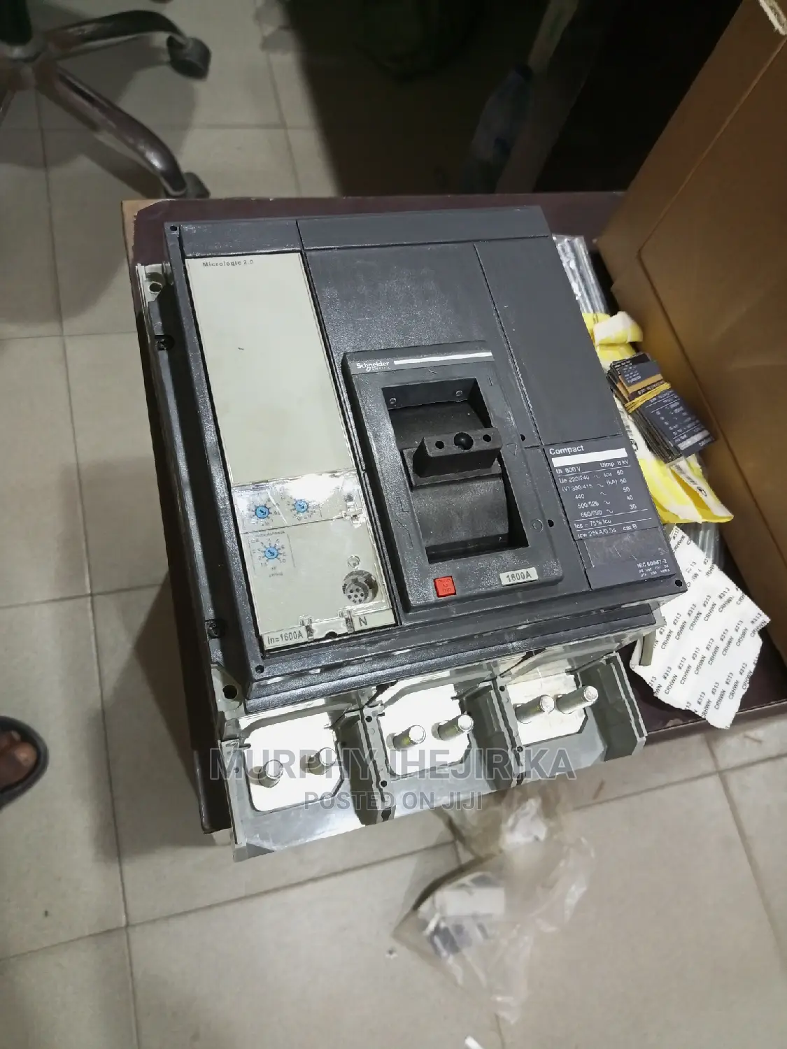 1600 Amps Circuit Breaker
