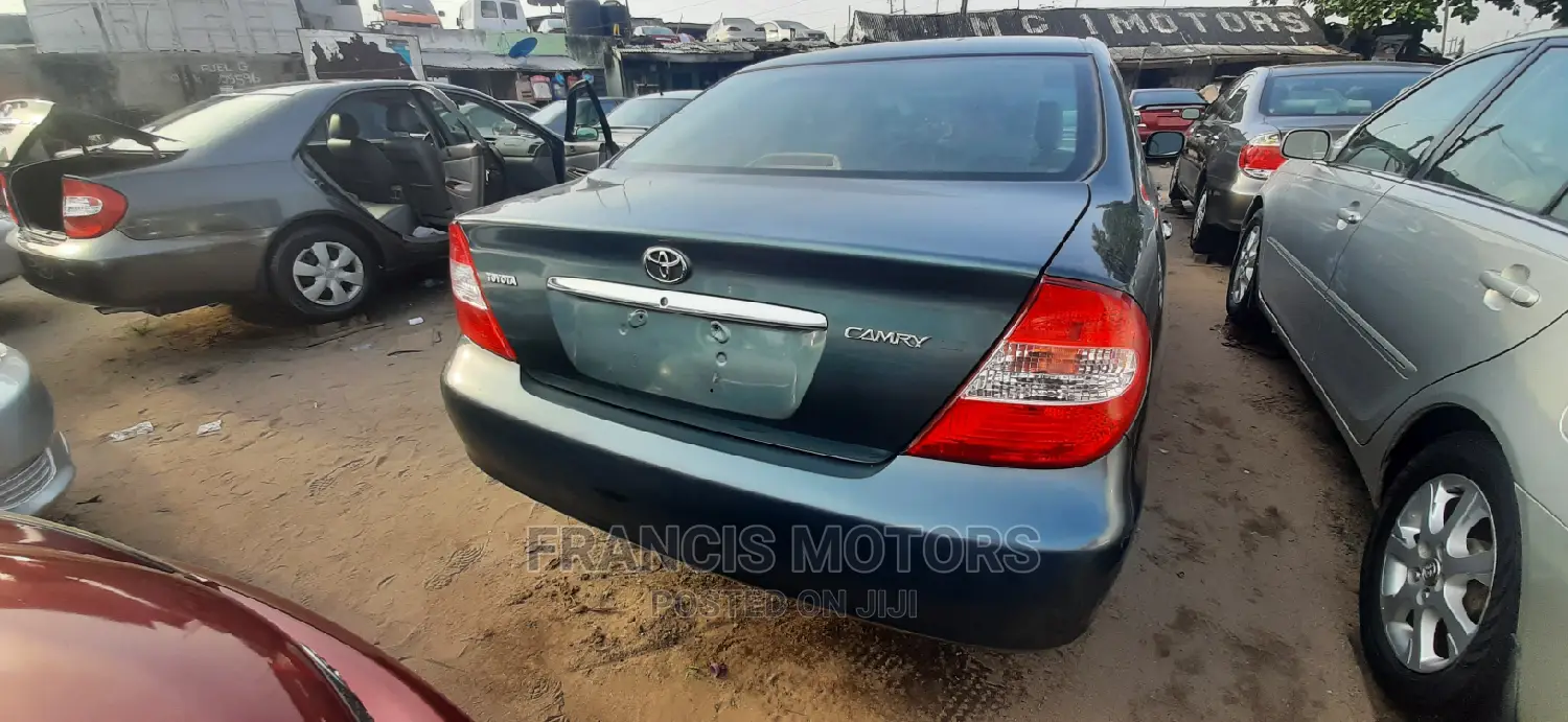Toyota Camry 2004 Gray