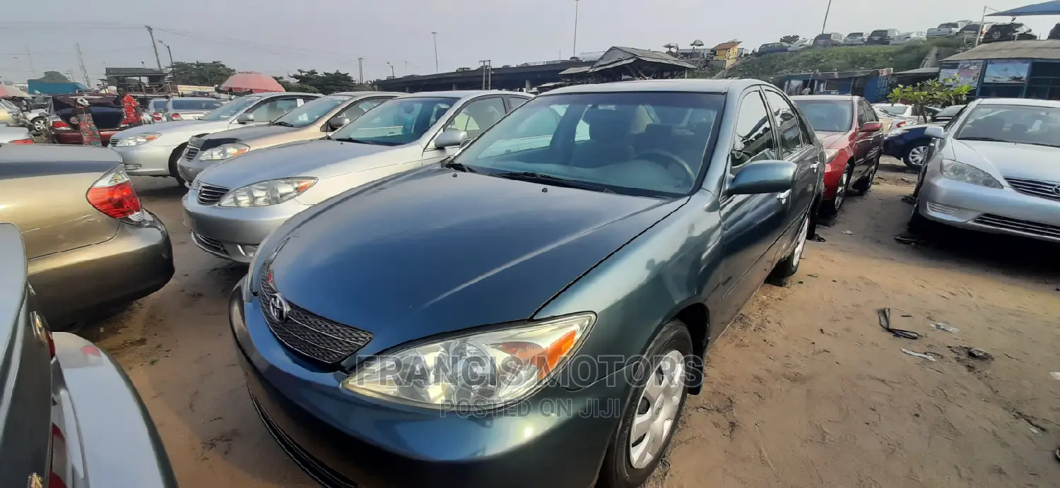 Toyota Camry 2004 Gray