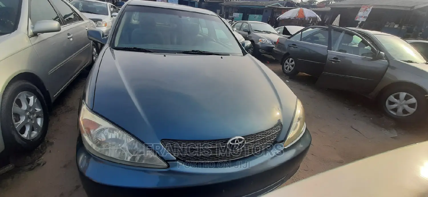 Toyota Camry 2004 Gray