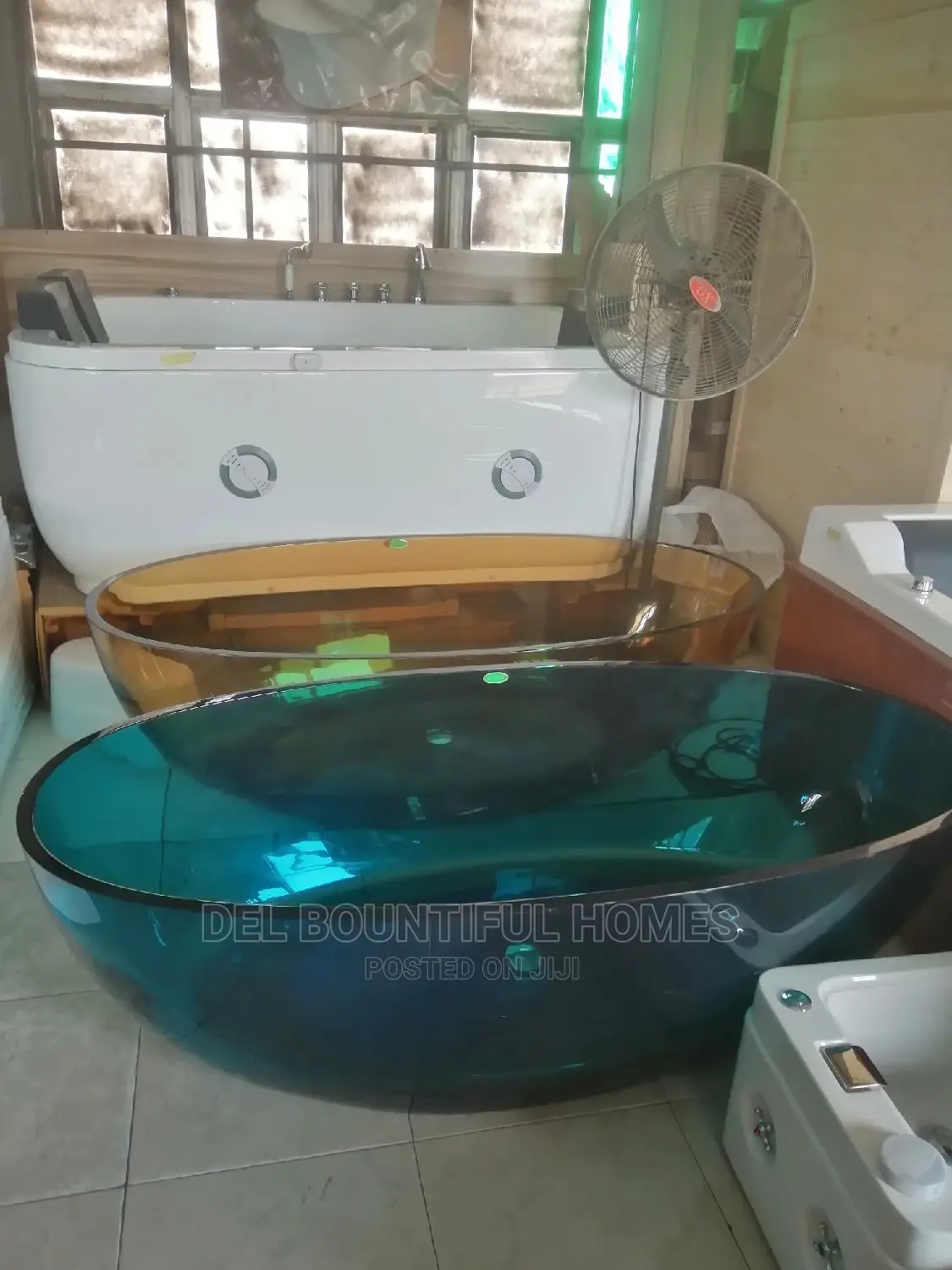 Glassy Crome Jacuzzi