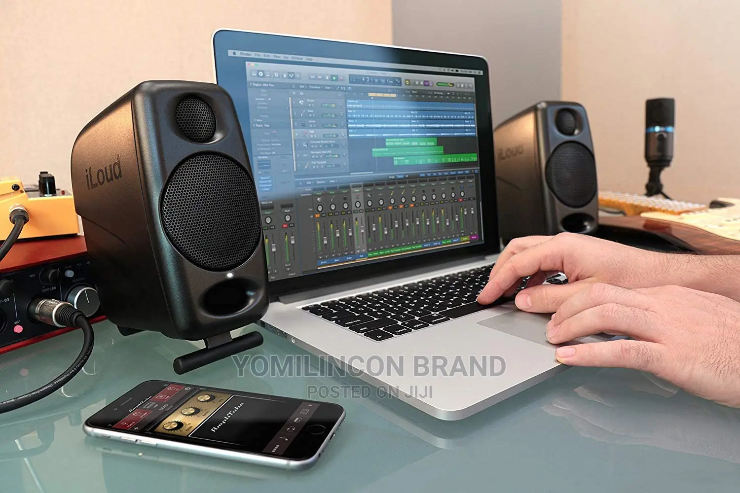 IK Multimedia Iloud Micro Monitors Ultra-Compact 3"