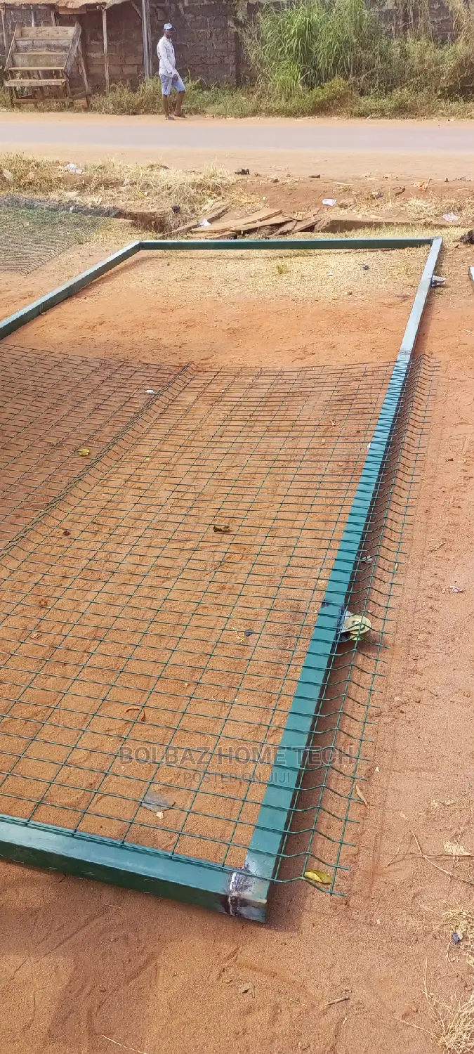 See-Through Fence and Razor Barb-Wire; Panel Fence Mesh.