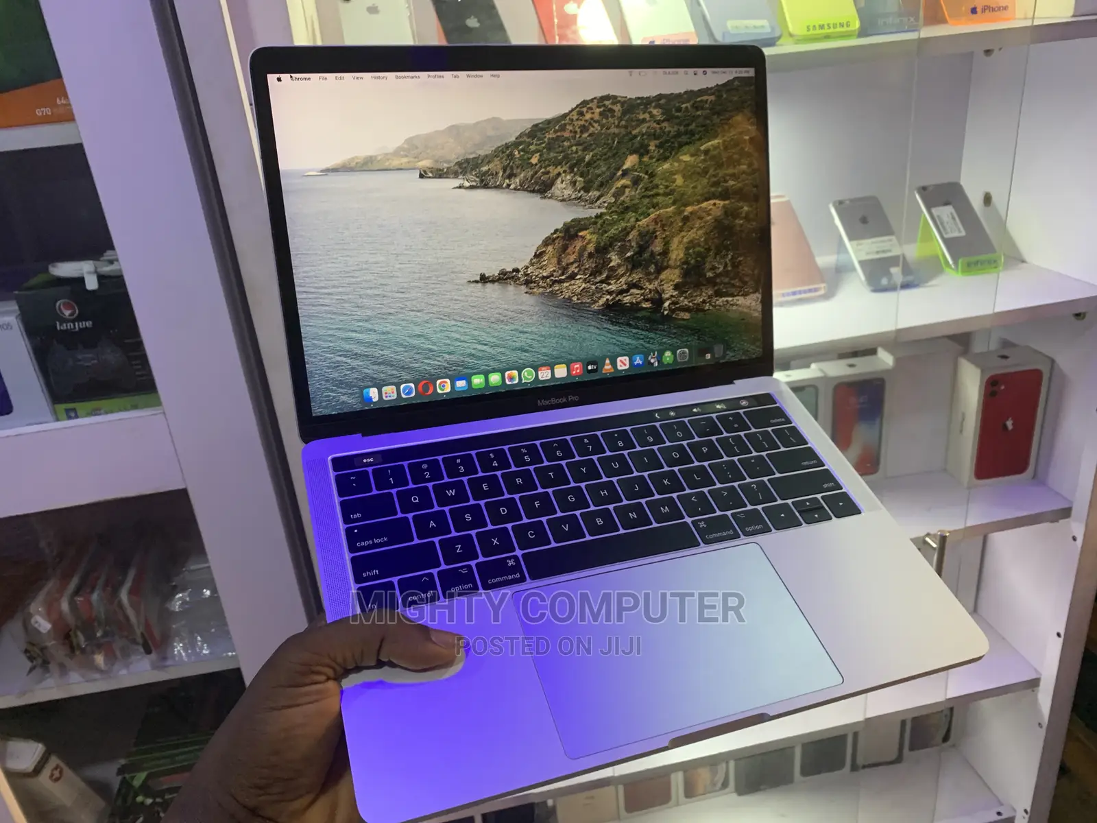 New Laptop Apple MacBook Pro 2017 8GB Intel Core I5 256GB