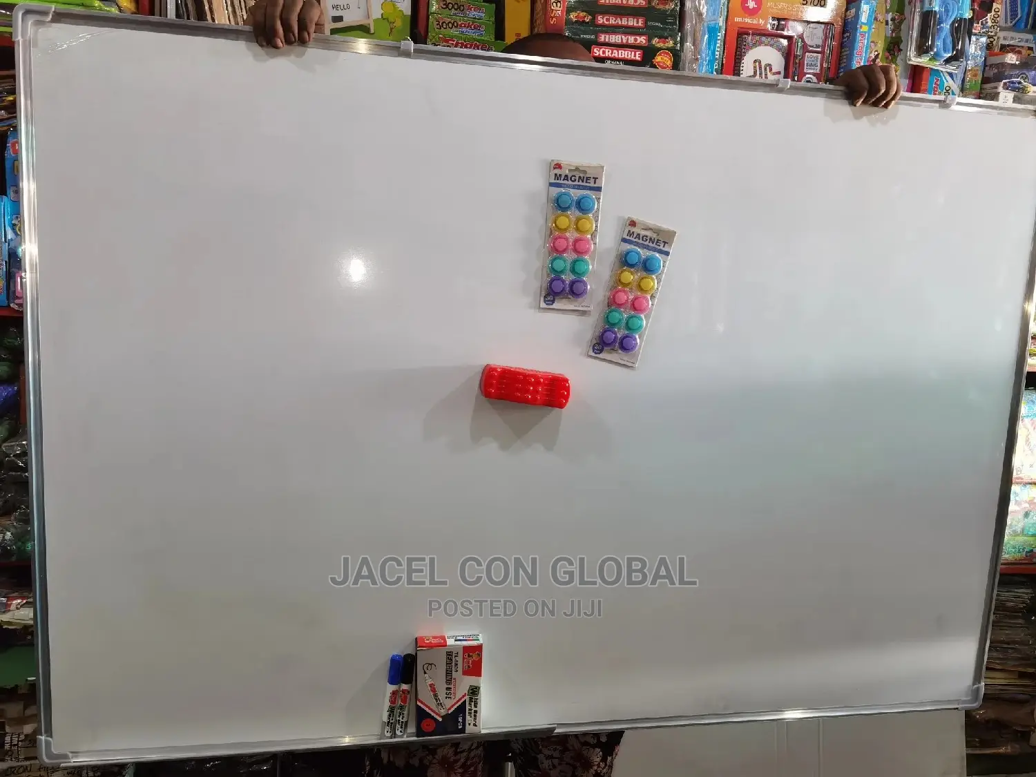 Whiteboard in Different Sizes (From 60 * 60 to 120 by 240cm)