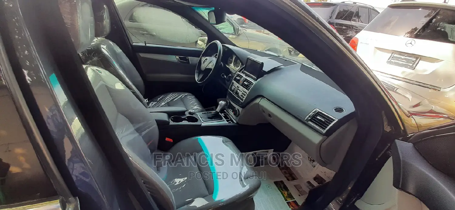 Mercedes-Benz C300 2010 Gray