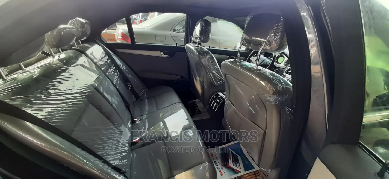 Mercedes-Benz C300 2010 Gray