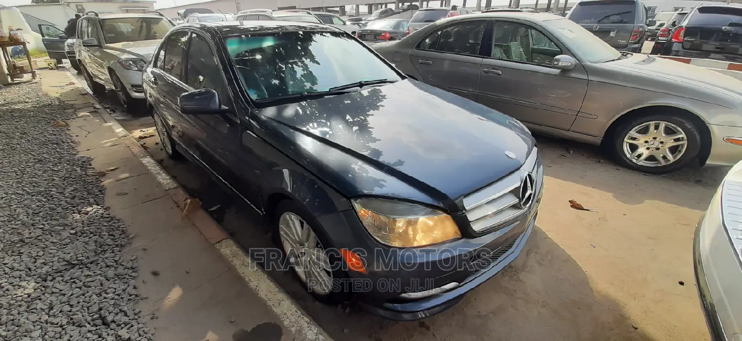 Mercedes-Benz C300 2010 Gray