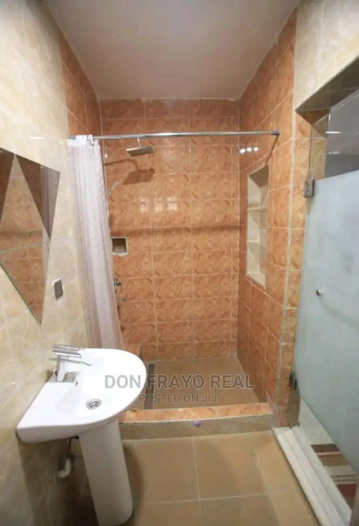 1 Room Self Con Shortlet Near Agbowo Express Off Ojoo Road