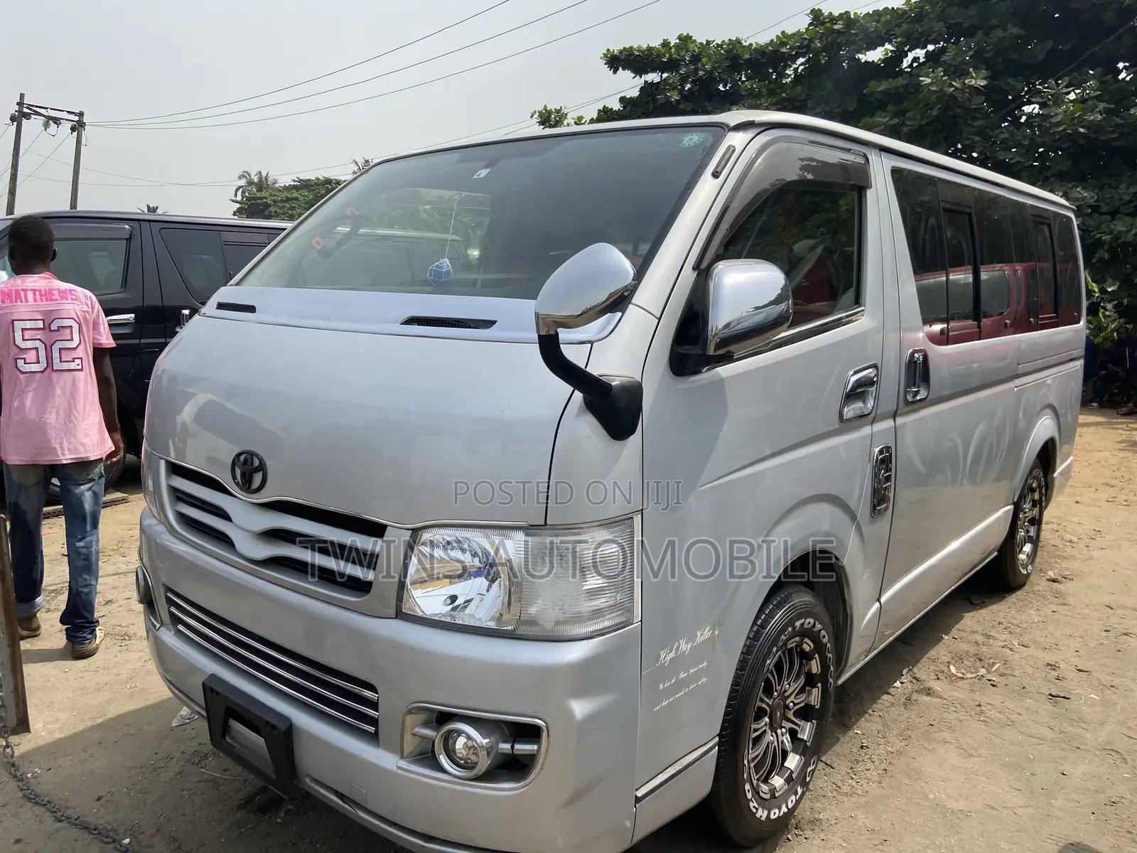 Toyota HiAce 2013 Silver