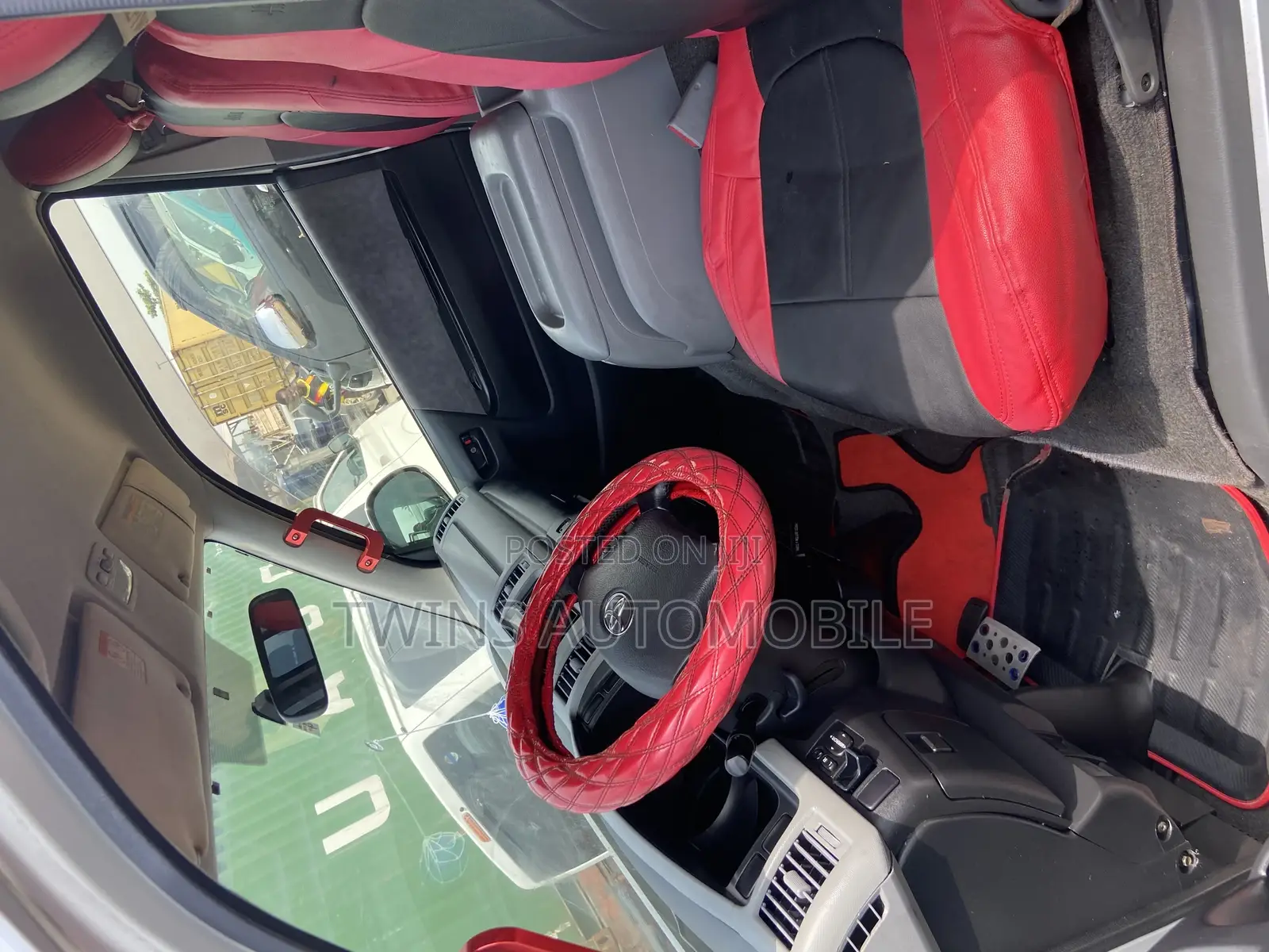 Toyota HiAce 2013 Silver
