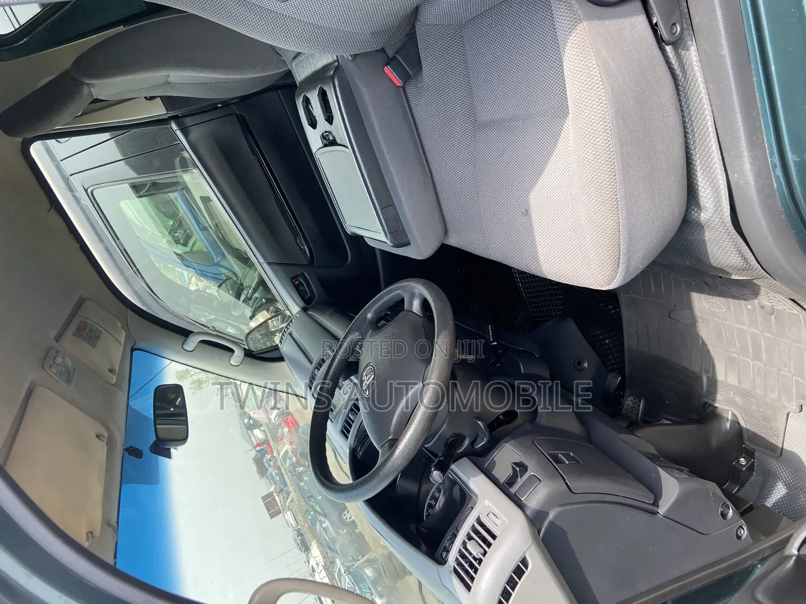 Toyota HiAce 2012 Green