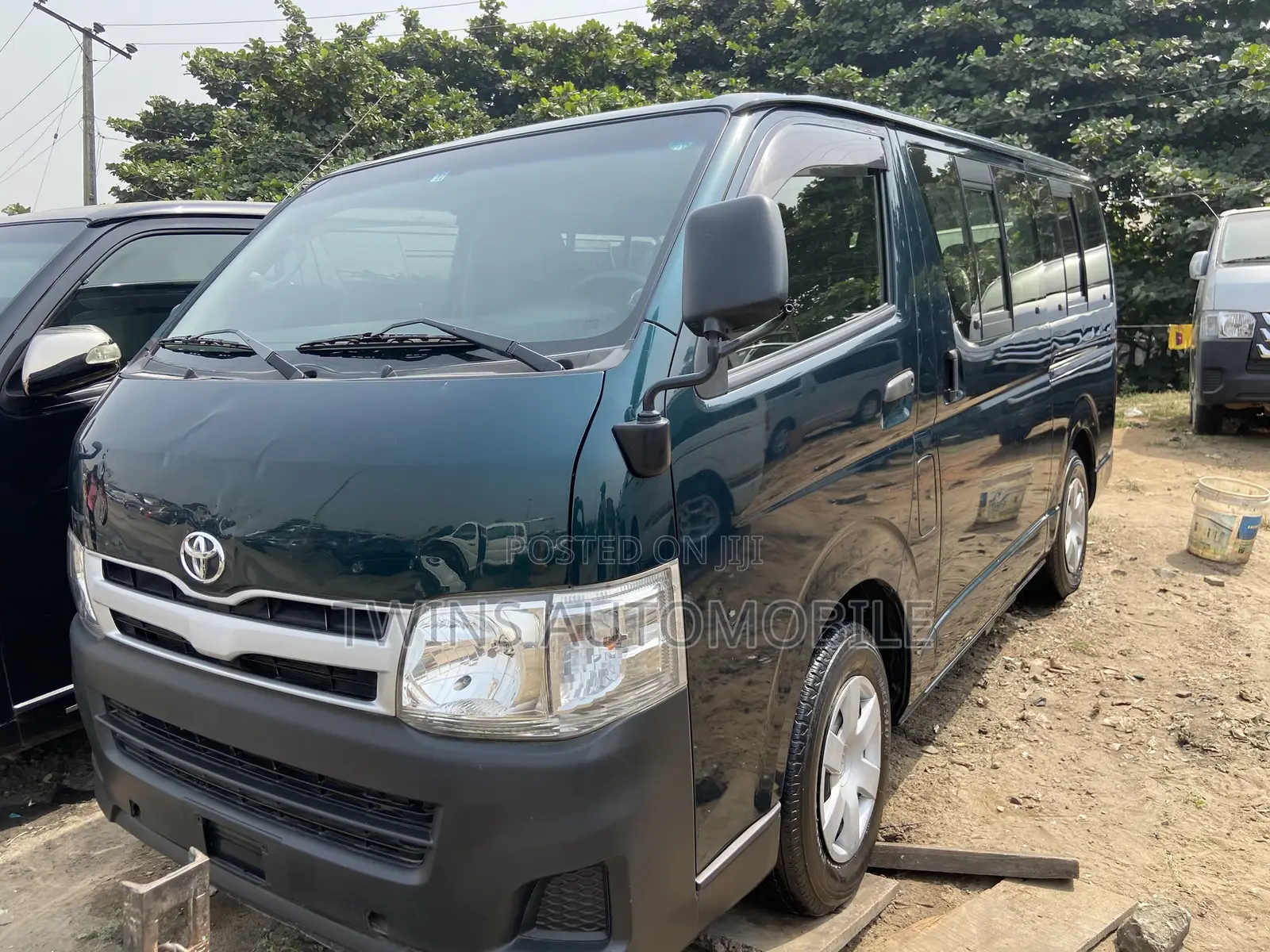 Toyota HiAce 2012 Green