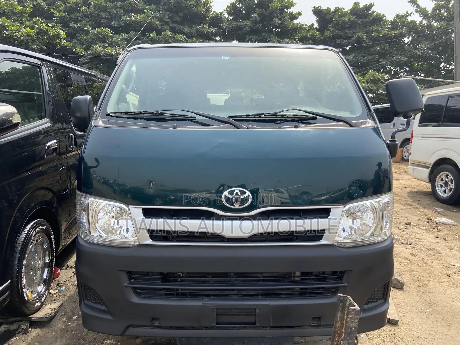 Toyota HiAce 2012 Green