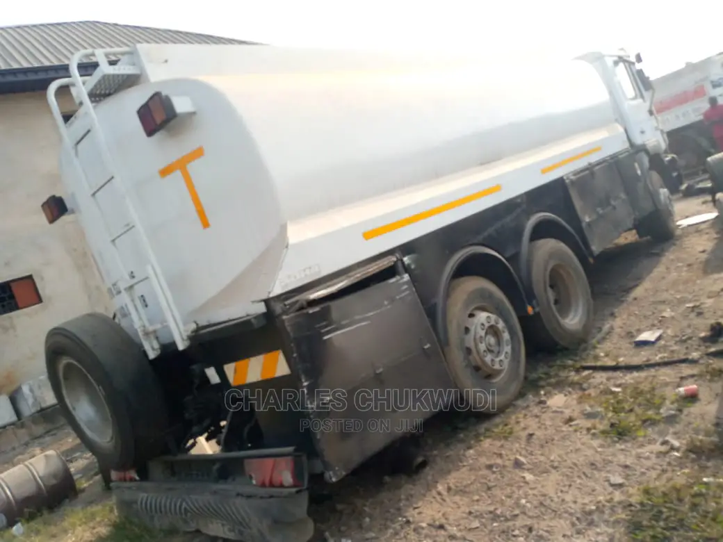 Petrol Tanker 50,000l With Supper 30 Axle