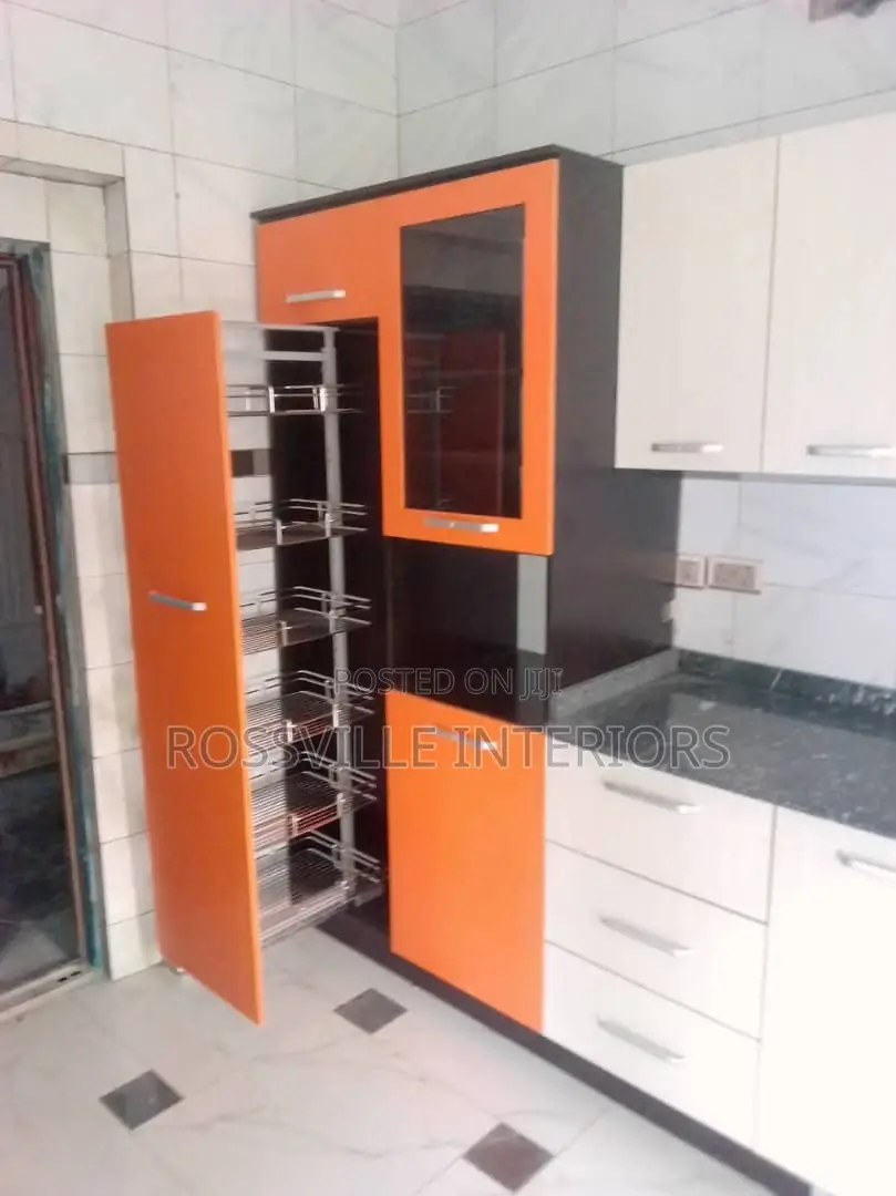 Kitchen Cabinets/Island Tiles