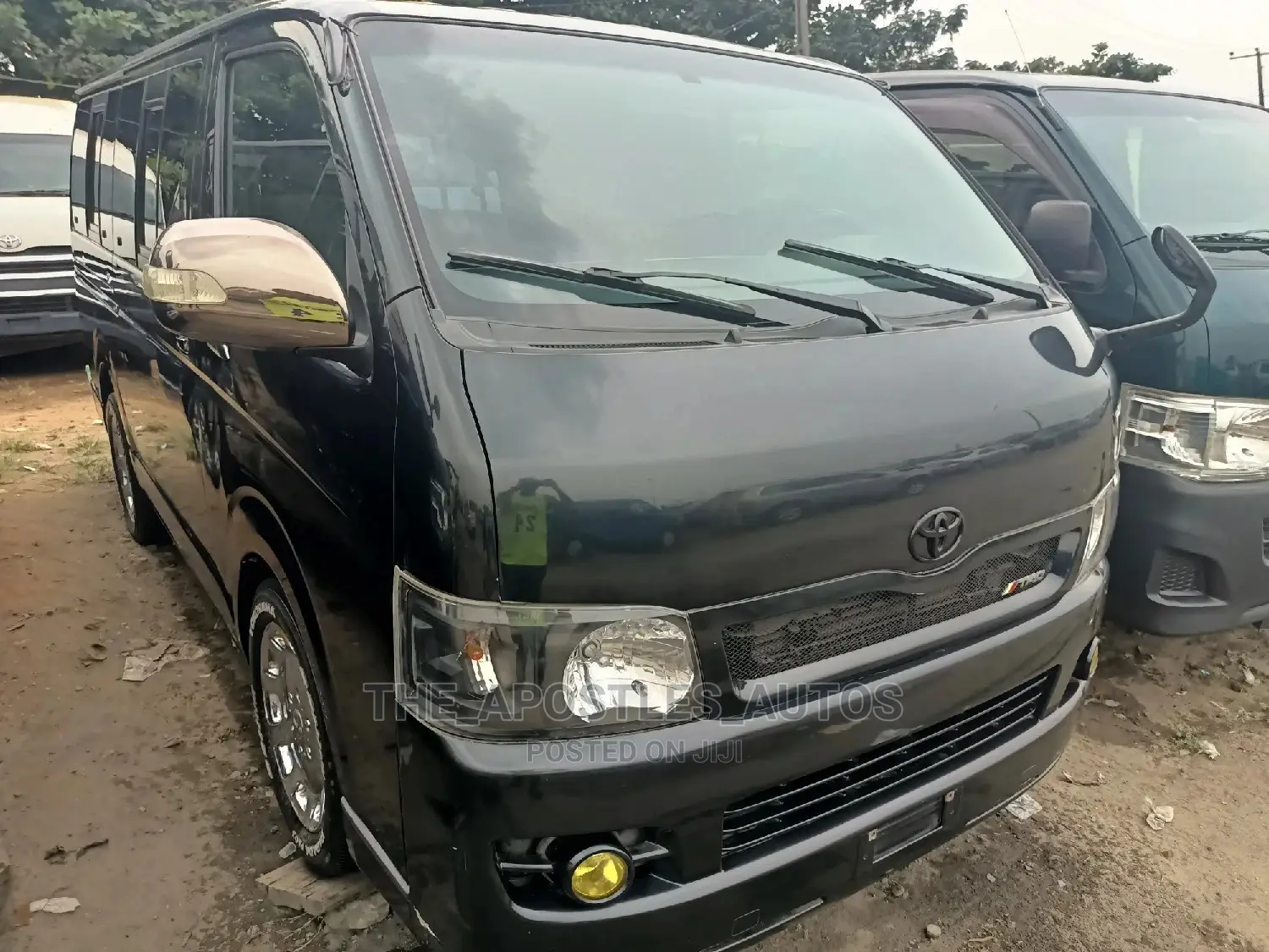 Toyota HiAce 2012 Black