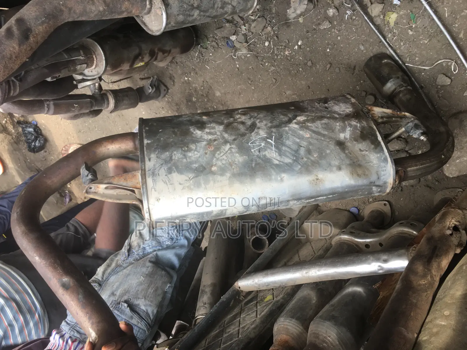 Toyota Matrix Exhaust Pot