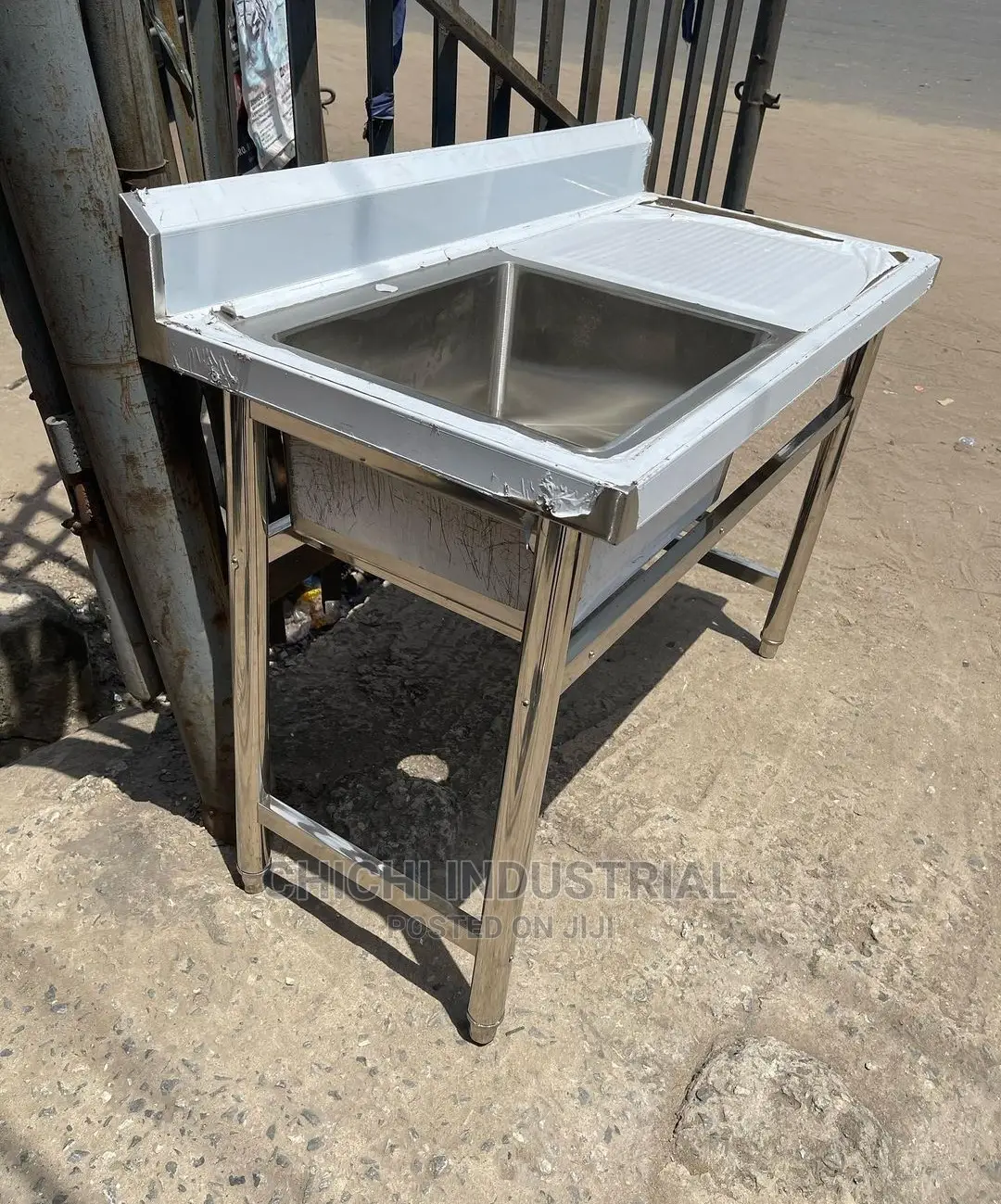 Single Sink With Side