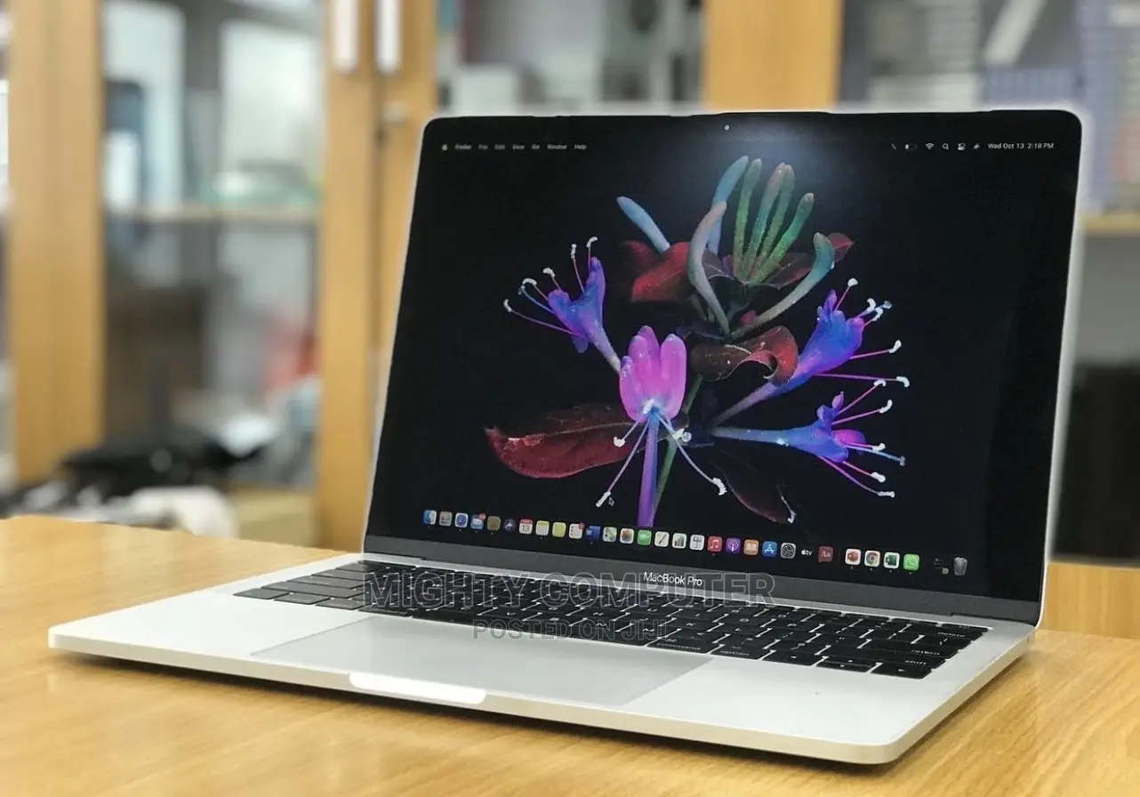 Laptop Apple MacBook Pro 2020 8GB Intel Core i5 256GB