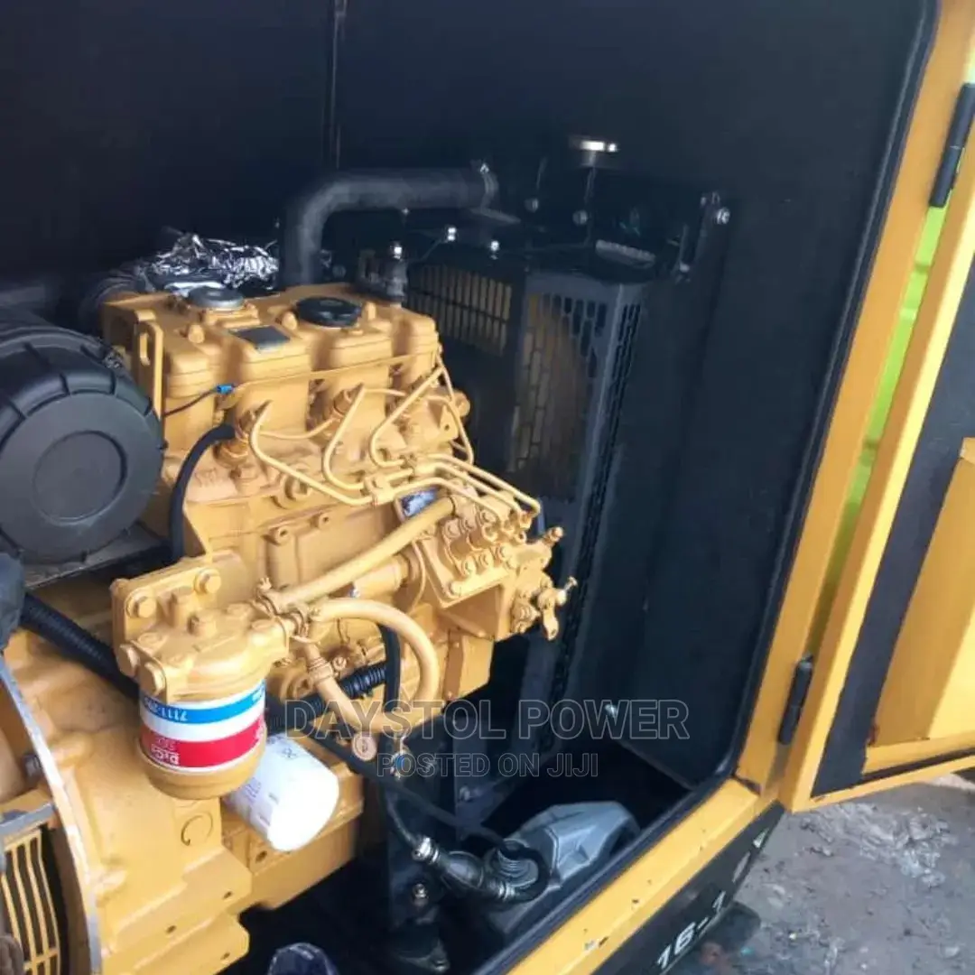 Super Clean 15/16kva Cat Mantrac Soundproof Diesel Generator