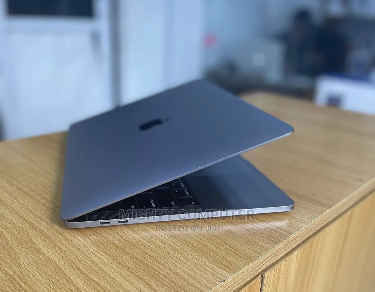 Laptop Apple MacBook Pro 2017 8GB Intel Core I5 256GB