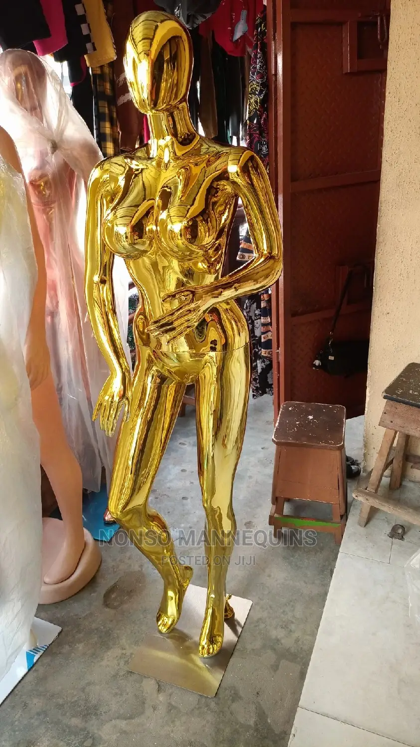FE 23G Female Gold Chrome Size 12 Mannequin