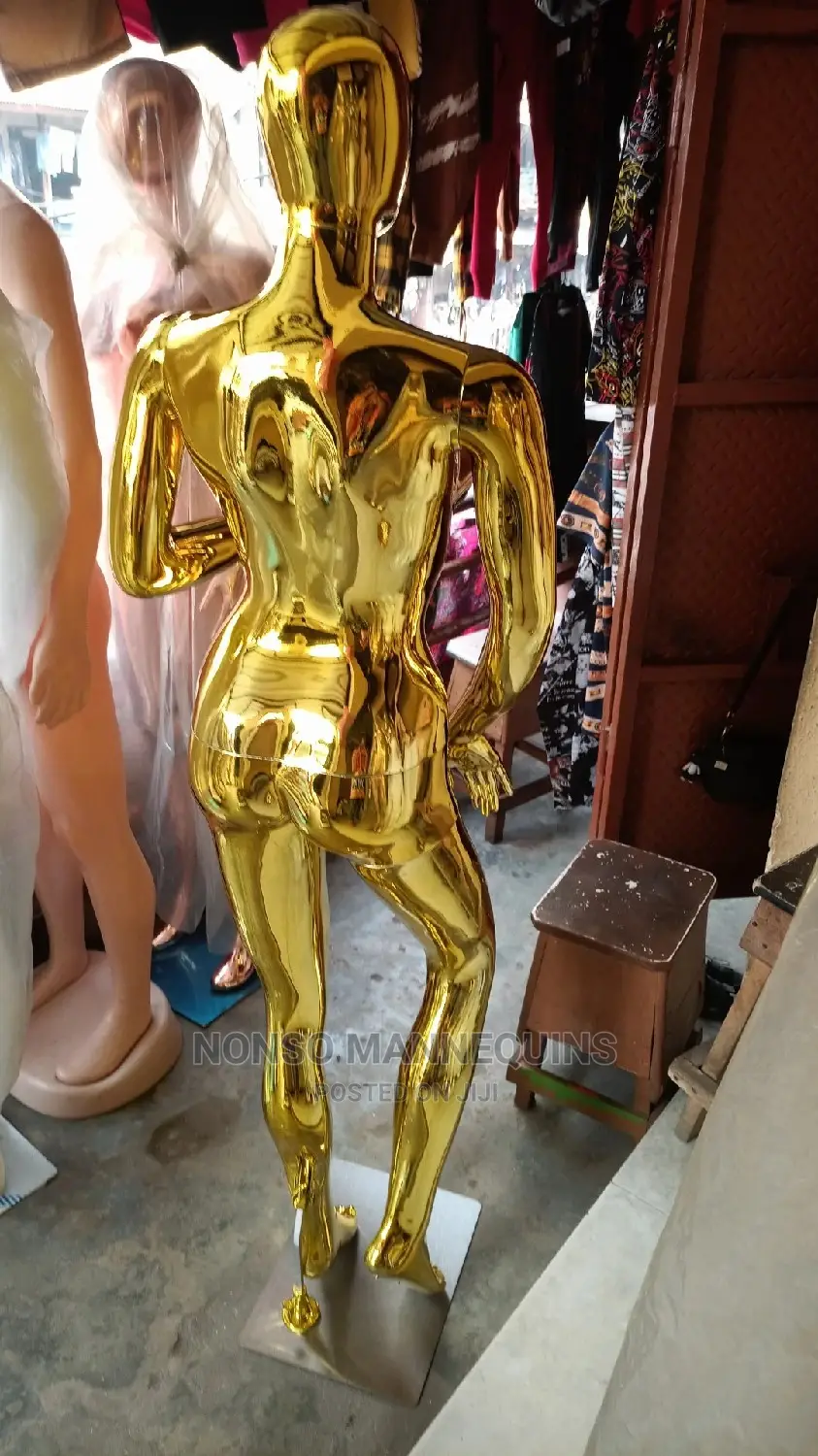 FE 23G Female Gold Chrome Size 12 Mannequin