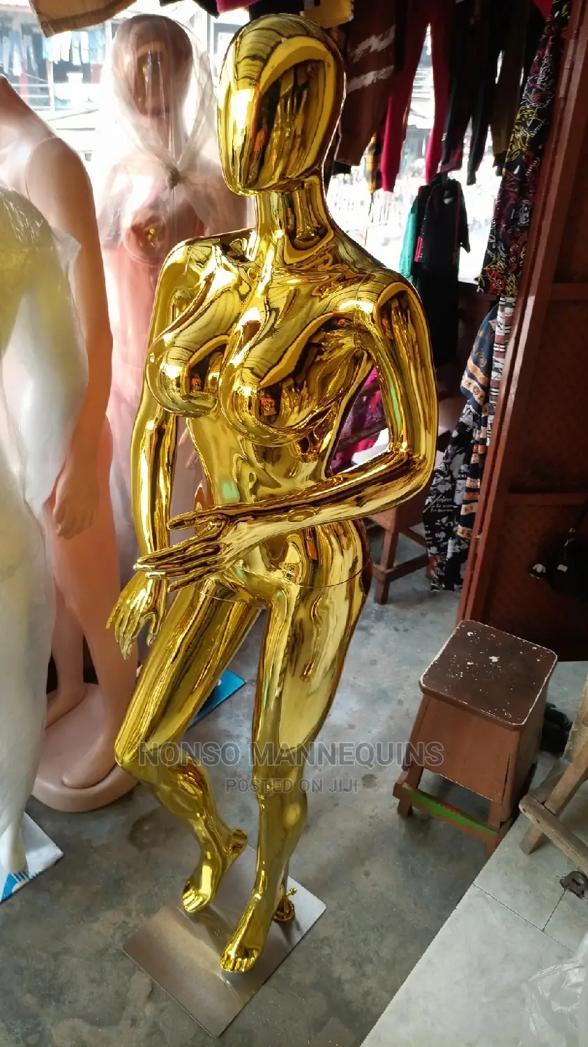 FE 23G Female Gold Chrome Size 12 Mannequin