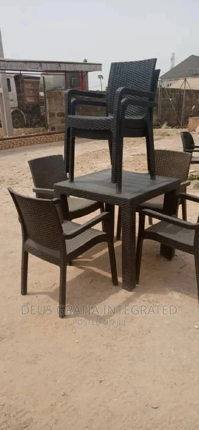 Plastic Basket Chair And Table For Restaurant