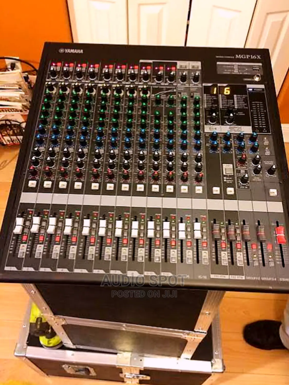 YAMAHA MGP16X 16-channels Mixer