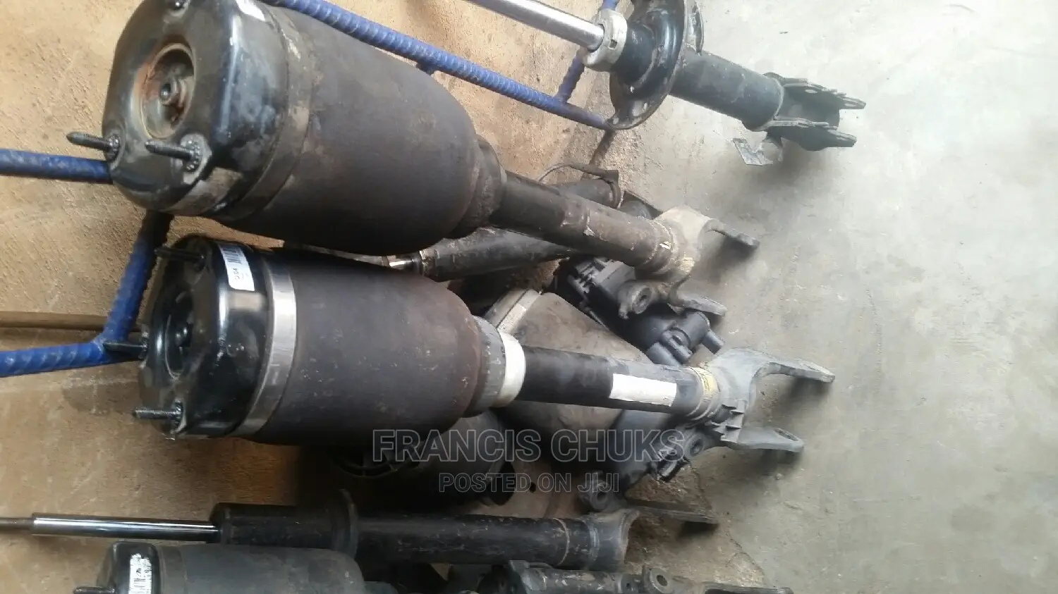 Set of Front Air Balloon Shocks for Mercedes Benz ML and GL.