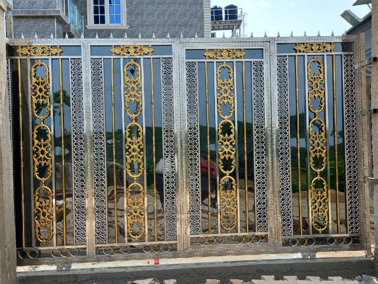Stainless Steel Gold and Black Design Gate