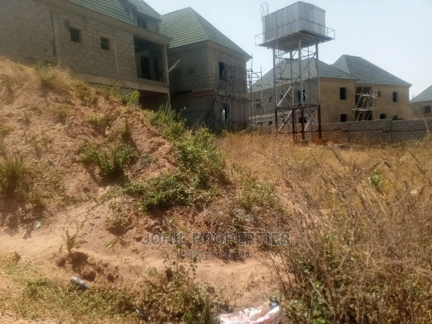 9bdrm Duplex in Admiralty Estate for sale