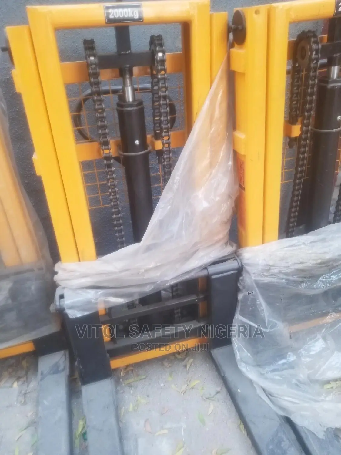 Manual Hand Push Stacker 2000kg