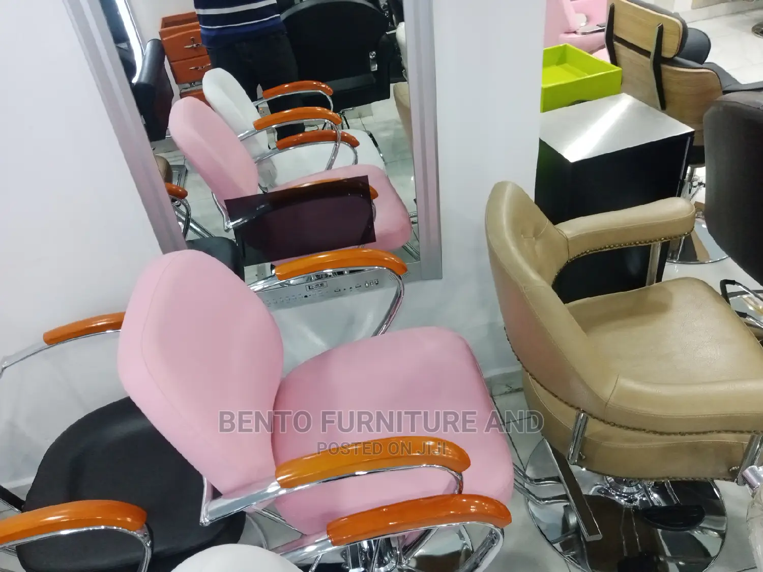 Salon Chair